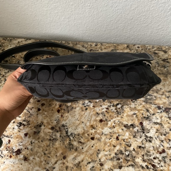 Coach Vintage Signature Canvas 2 Way Bag - Picture 8 of 10